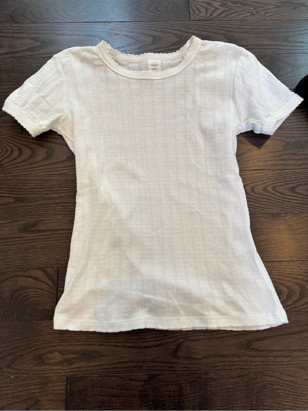 LESET Cream Ribbed Short Sleeve Knit Top with Scalloped Edge - Picture 3 of 5